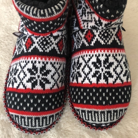 NWT Muk Luks sweater slippers - Picture 7 of 8